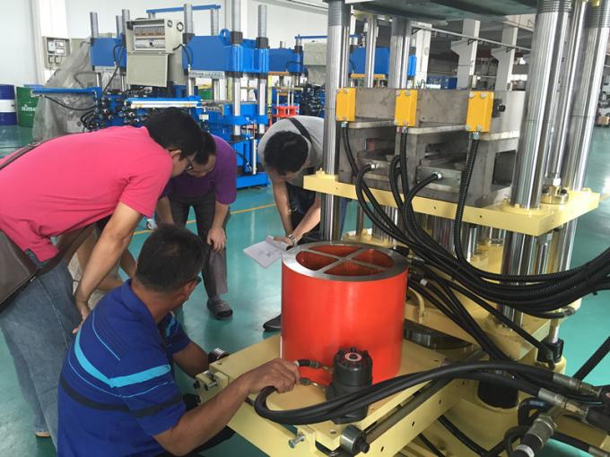 200 Ton Rubber Brake Pad Making Machine / Hot Press Machine With Isobaric Cylinder