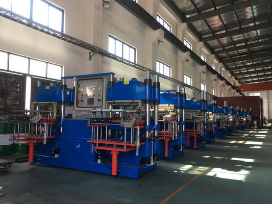 Cina Prezzo di fabbrica gomma macchina di spremitura a caldo per la produzione di gomma assorbente di urti
