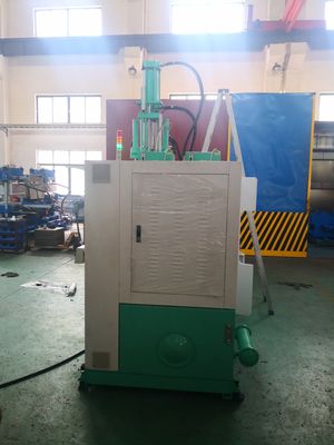 Hoogwaardige verticale rubber injectie gietmachine voor het maken van auto-onderdelen uit China Factory