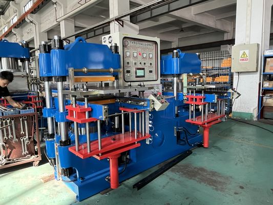Cina Fabbrica vendita diretta 11KV 22KV Hot Press Hydraulic Vulcanizing Machine Silicone Isolator Molding Machine
