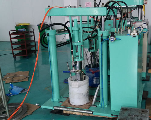 Reciprocal Silicone Injection Molding Machine , Electric Insulators Lsr Injection Molding Machine